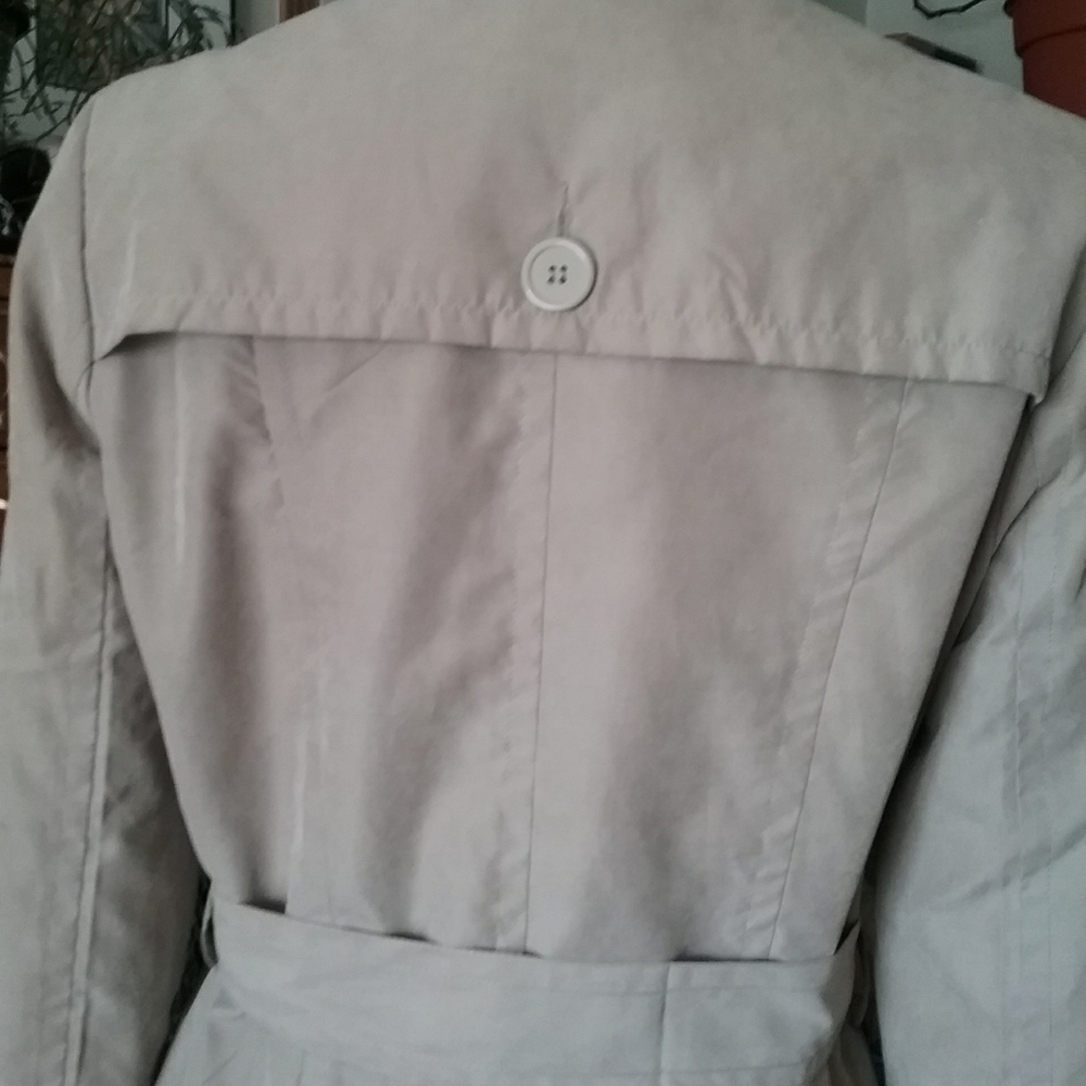 TEX Trench Coat - Picture 9 of 11